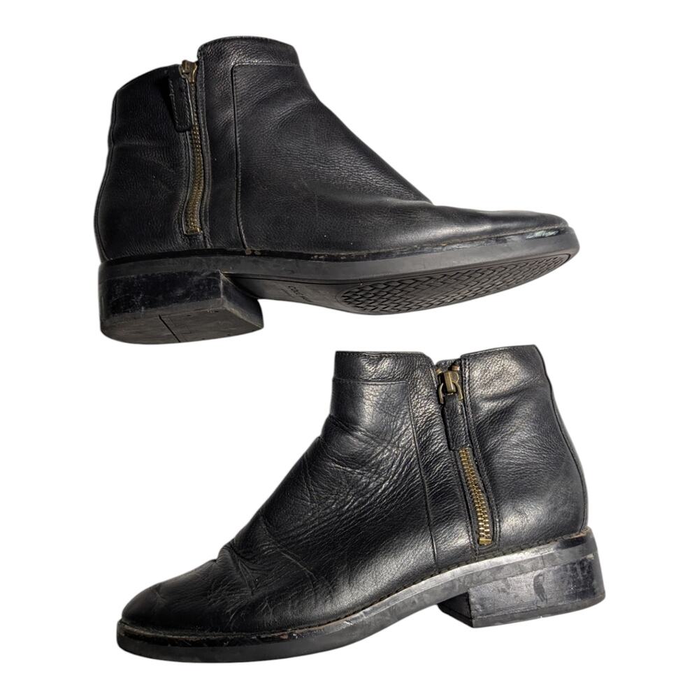 Cole Haan Rene Black Leather Almond Toe Exposed Zip Minimal Ankle Boots Sz 9